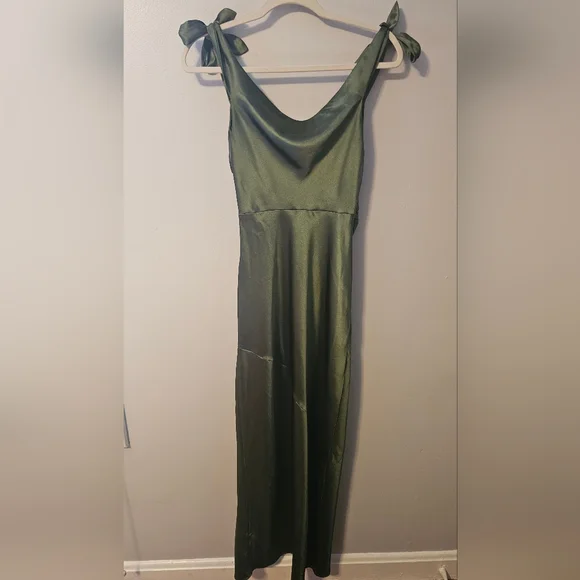 Petal & Pup Size Small Selma One Shoulder Satin Gown Olive Green READ INFO - Picture 3 of 12